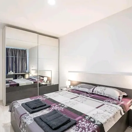 דירה Love Apartment